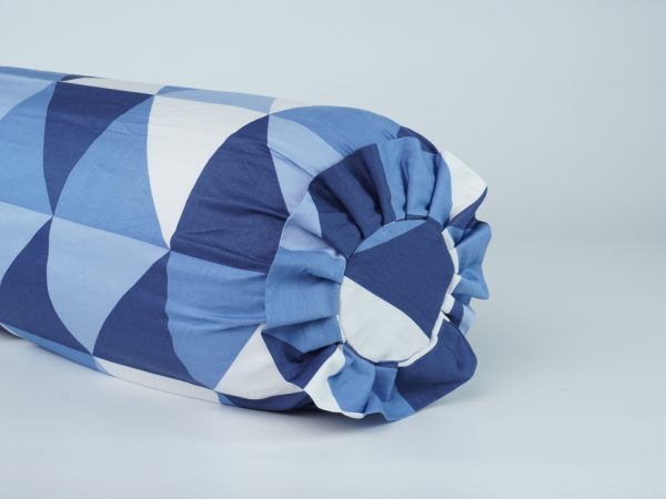 Vỏ gối ôm cotton tam giác xanh